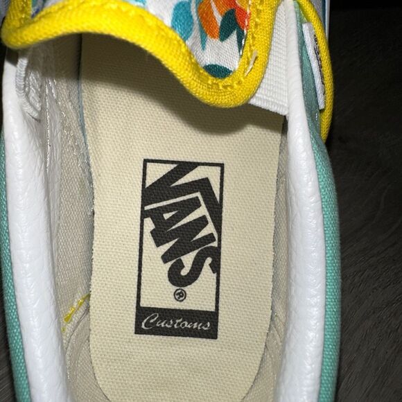 Women’s Vans Custom made Floral Slip Ons size 5 - Picture 3 of 9